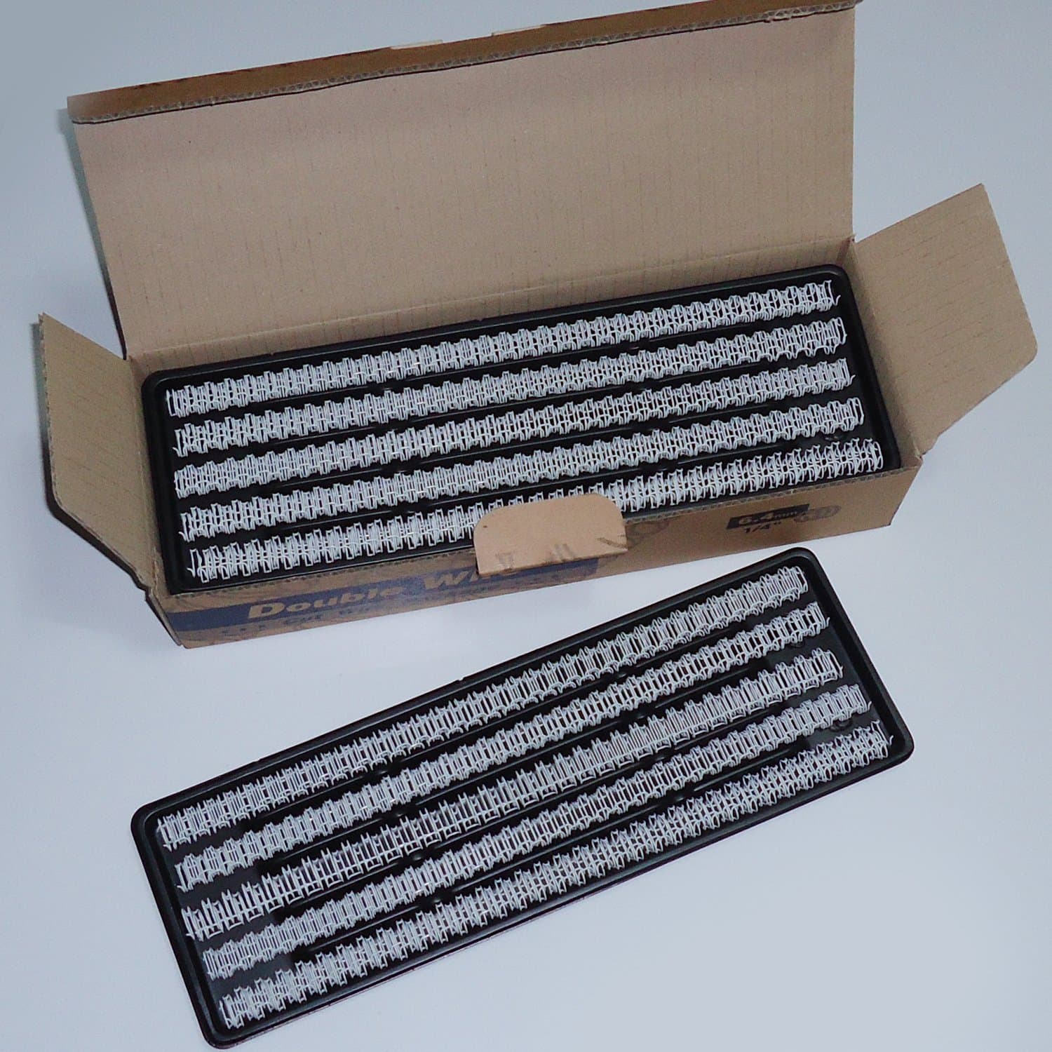 1/4" Cinch binding wire 3:1, 34 Loops Pack of 100 - White