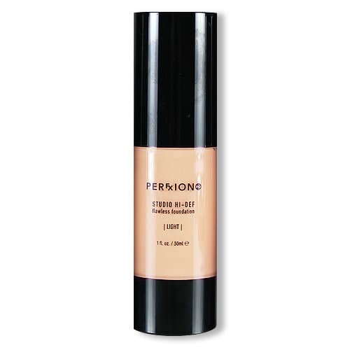 Studio Hi-Def Flawless Foundation (Light)