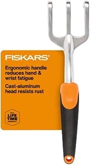 Fiskars Ergo Cultivator for Digging, Aerating Soil, and Weeding, Heavy Duty Garden Tool with Hanging Hole