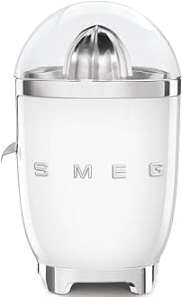 Smeg CJF01WHUK Retro 50's Style Citrus Juicer with Lid, Stainless Steel Reamer and Strainer, Anti-Drip Spout, White