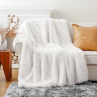 BATTILO HOME White Faux Fur Throw Blanket 150x200cm, Soft Warm Fluffy Large Fur Blankets and Throws with Long Pile, Plush Fuzzy Thick White Fur Throws for Sofa Bed Couch Chair Home Decor